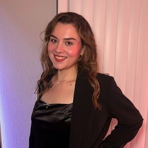 Meet your Posher, Alicia